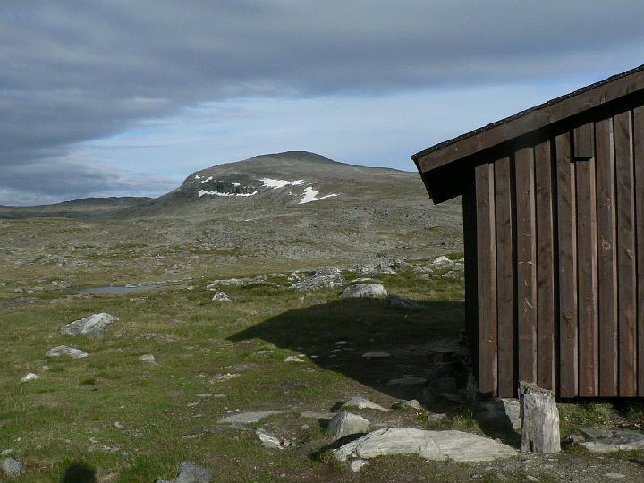 Kilpis 2006 059.jpg - Loassonibban huippu siintää horisontissa.